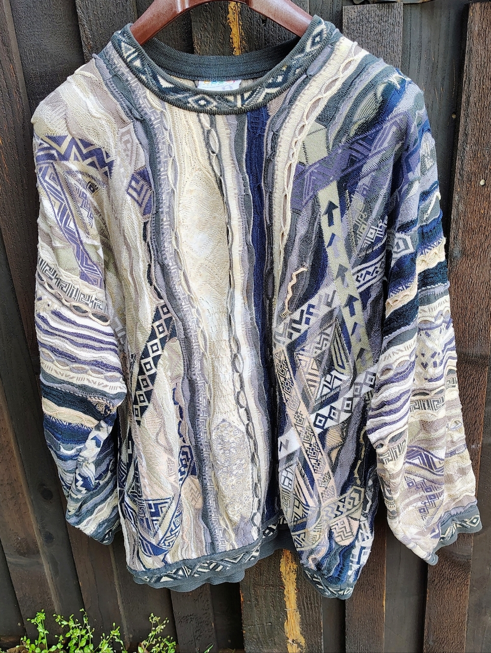 Men's COOGI Arrows Sweater, size XL